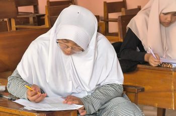 Peserta Didik Kesetaraan SKB Bandar Lampung Ikuti Ujian Akhir Semester